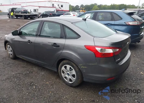 2013 Ford Focus S z USA, uszkodzony, nr VIN 1FADP3E21DL207385